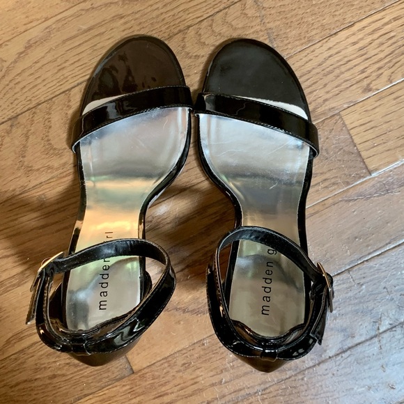 Women’s Madden Girl “Dafney” Black Patent Dress Sandal Size 10M - Picture 3 of 8